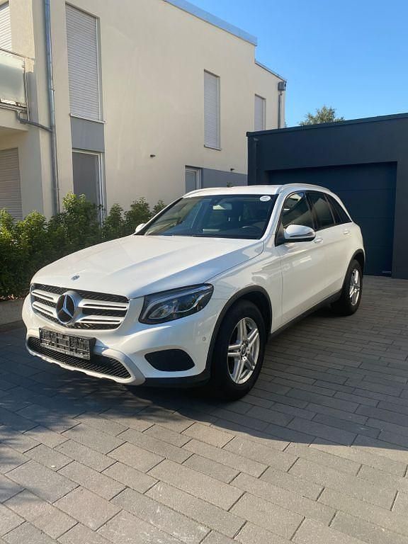 Weiß Gebraucht 2019 Mercedes GLC220 SUV | 22.490 € (Guter Preis) - Bild 1/4