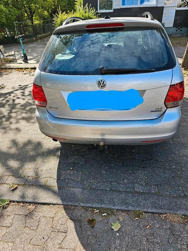 Silber Gebraucht 2011 VW Golf VI Kombi | 4.250 € (Fairer Preis) - Bild 1/4