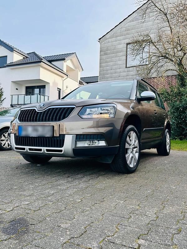 Gebraucht Skoda Yeti 140 PS (102 kW) 2014 Braun SUV