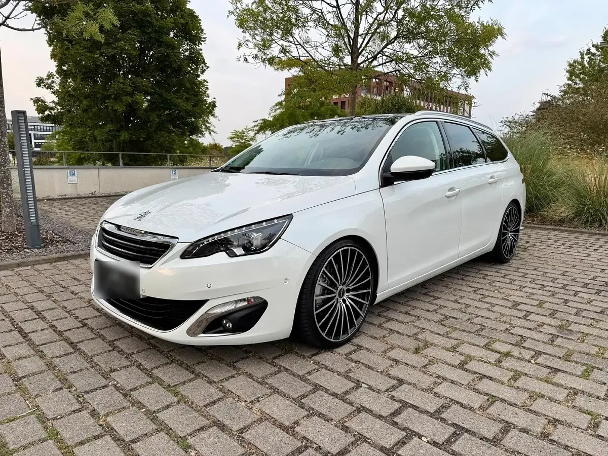 Gebraucht Peugeot 308 SW 150 PS (110 kW) 2016 Weiß Kombi