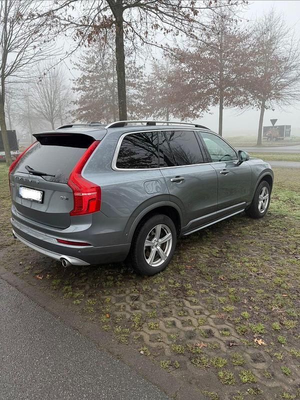 Gebraucht Volvo XC90 Momentum 235 PS (172 kW) 2018 Grau SUV
