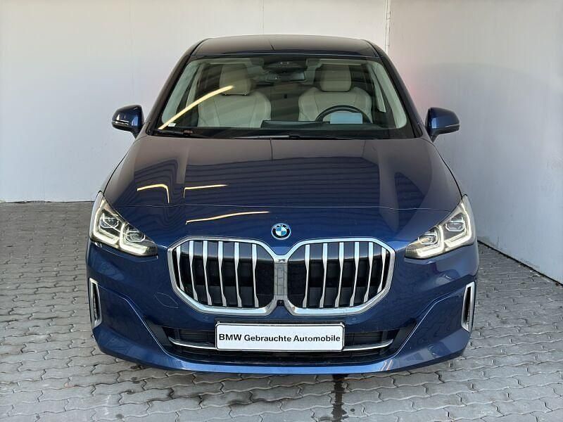 Gebraucht BMW 230e Active Tourer Luxury Line 326 PS (239 kW) 2022 Blau Van / Kleinbus