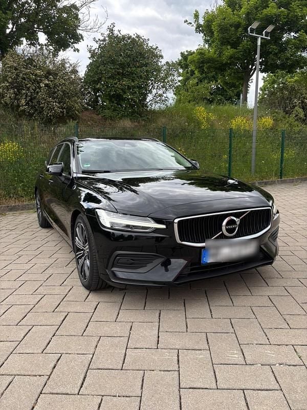 Schwarz Gebraucht 2021 Volvo V60 Kombi | 22.990 € (Superpreis) - Bild 1/4
