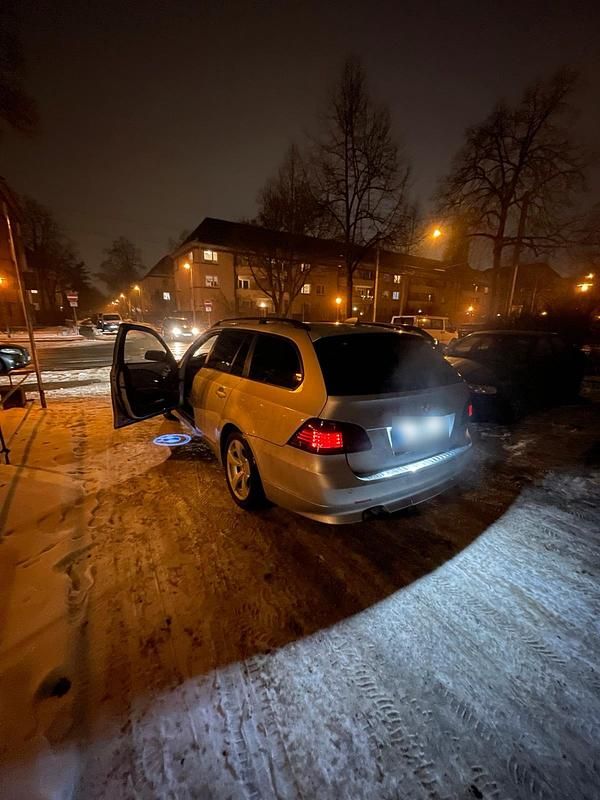 Gebraucht BMW 523 177 PS (130 kW) 2007 Silber Kombi