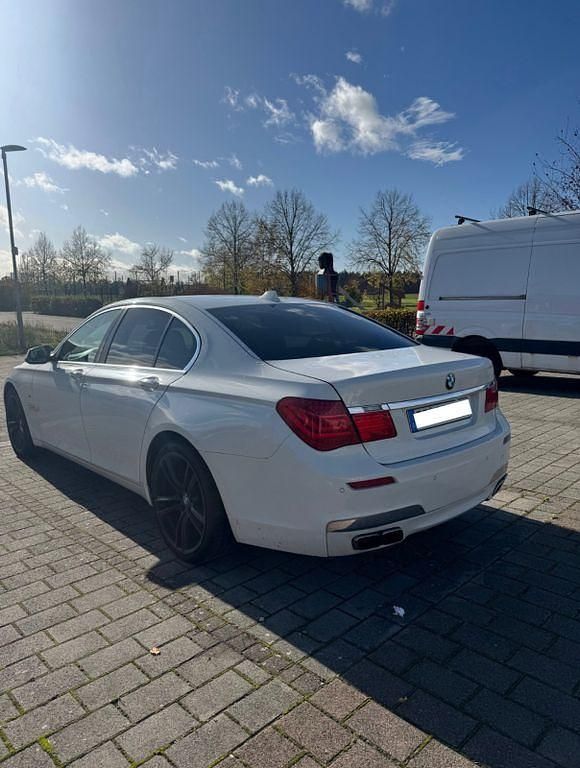 Gebraucht BMW 730L M Sport 245 PS (180 kW) 2012 Weiß Limousine