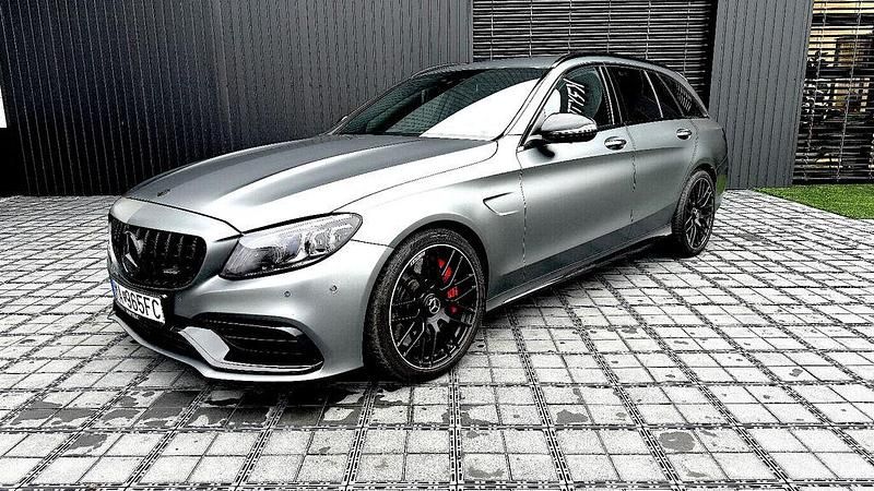Grau Gebraucht 2020 Mercedes C63 AMG AMG Limousine | 59.997 € (Fairer Preis) - Bild 1/4