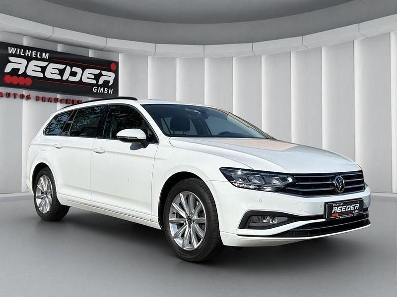 Gebraucht VW Passat Business 150 PS (110 kW) 2021 Pure white Kombi