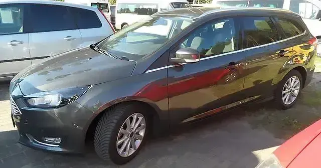 Gebraucht Ford Focus Titanium 125 PS (91 kW) 2016 Magnetic Kombi