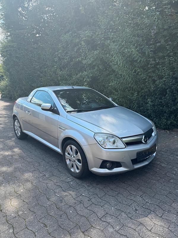 Silber Gebraucht 2009 Opel Tigra Cabrio | 3.598 € - Bild 1/4