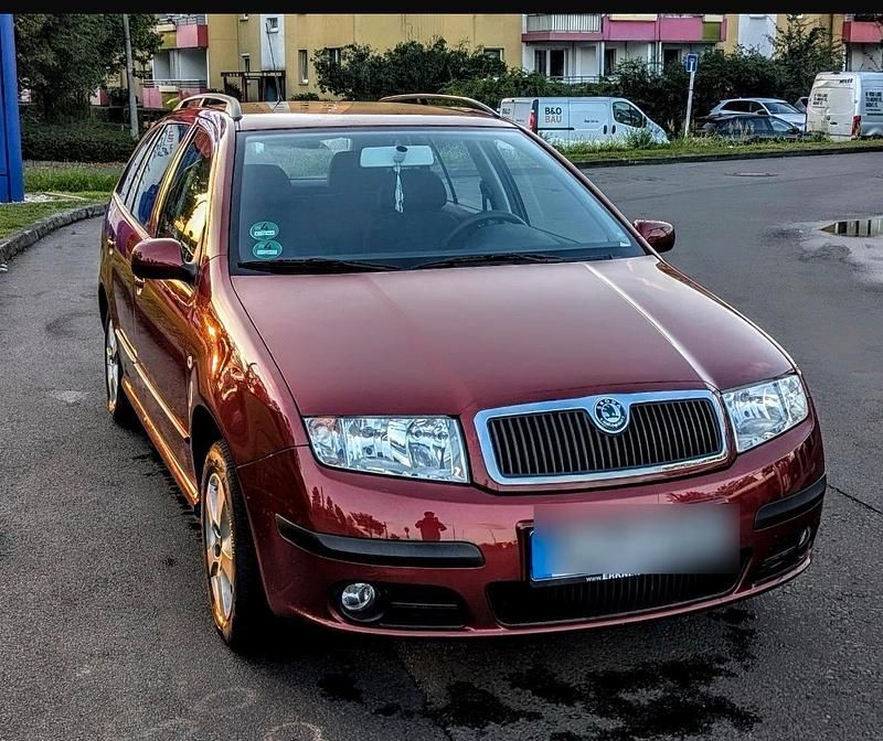 Rot Gebraucht 2007 Skoda Fabia Kombi | 3.800 € (Etwas zu teuer) - Bild 1/4