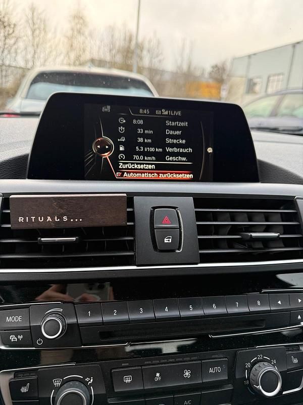 Gebraucht BMW 116 Advantage 116 PS (85 kW) 2016 Grau Kleinwagen