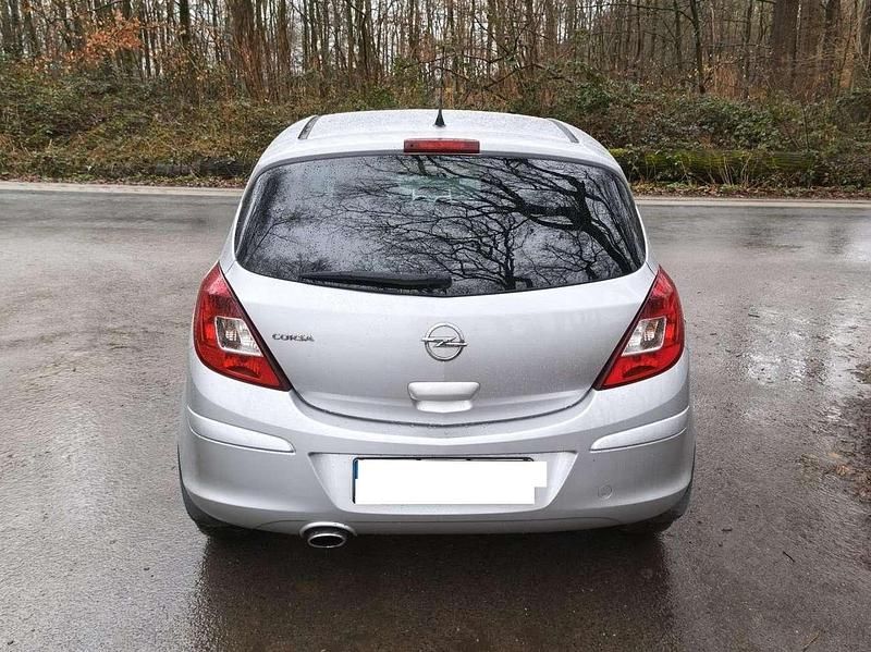 Gebraucht Opel Corsa Satellite 87 PS (63 kW) 2011 Silber Kleinwagen