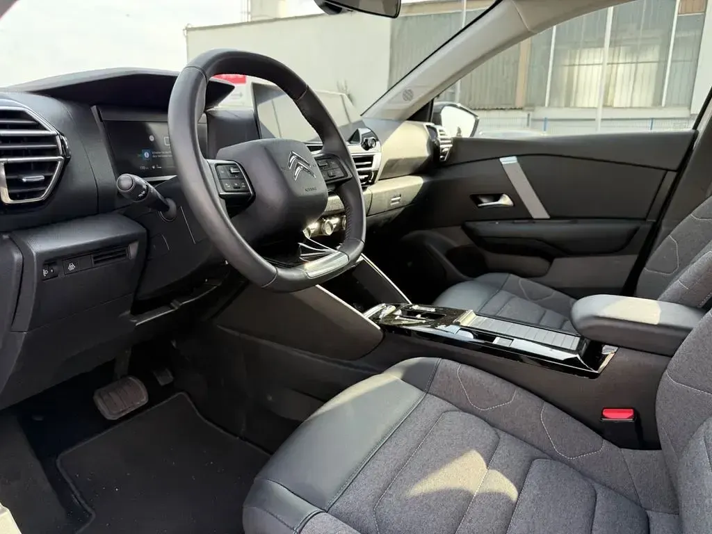 Gebraucht Citroën C4 131 PS (96 kW) 2023 Weiß SUV