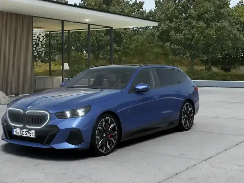 Gebraucht BMW 550e M Sport 489 PS (359 kW) 2026 Phytonicblau (blau) Kombi
