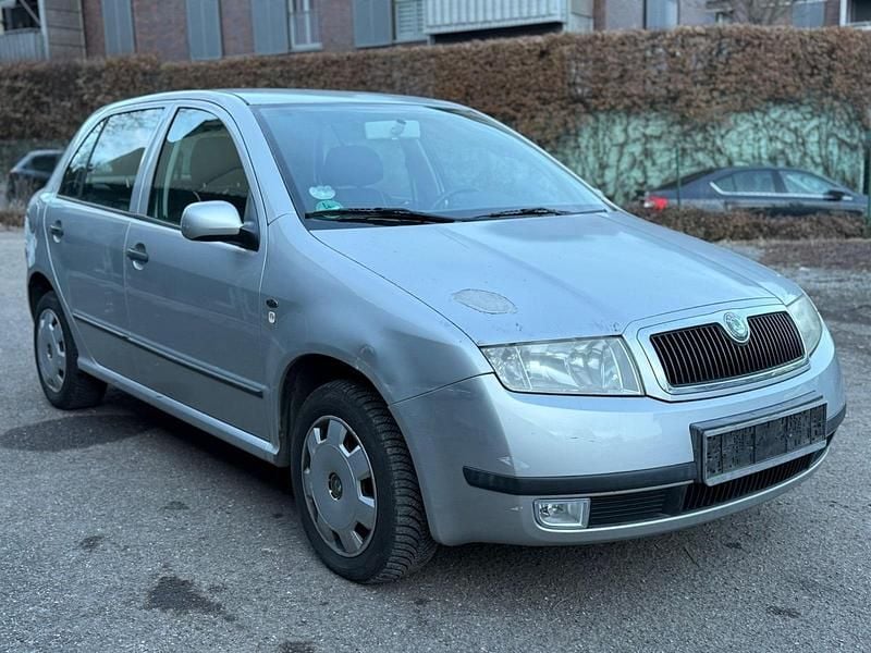 Gebraucht Skoda Fabia 60 PS (44 kW) 2001 Silber Limousine