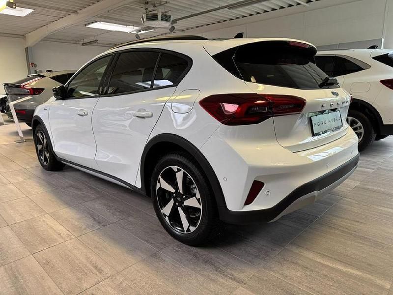 Neu Ford Focus Active X 155 PS (114 kW) 2025 Frostweiß Limousine