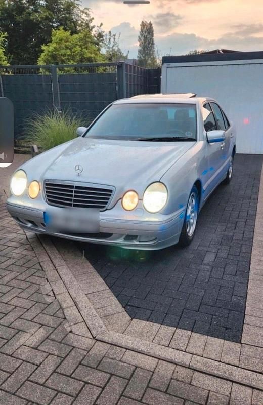 Gebraucht Mercedes E200 2000 Silber Limousine