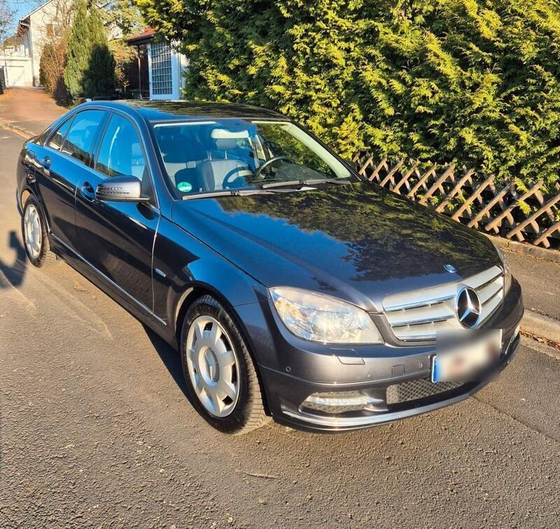 Grau Gebraucht 2009 Mercedes C200 Limousine | 5.500 € (Guter Preis) - Bild 1/4