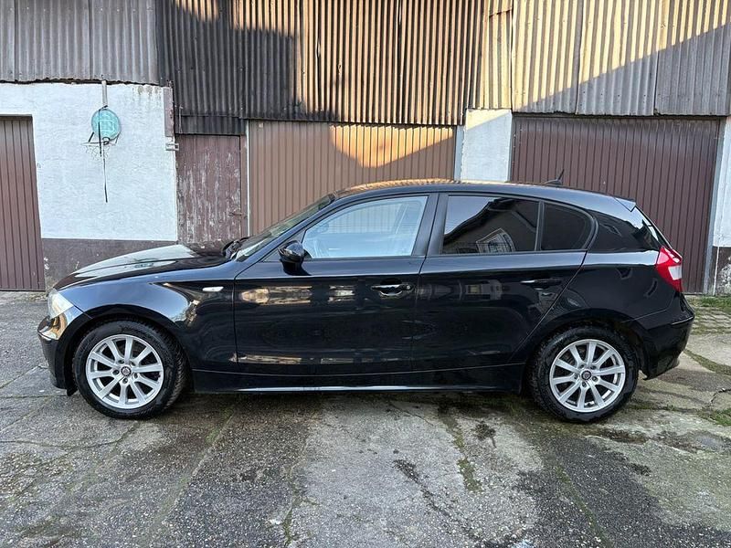 Gebraucht BMW 118 129 PS (94 kW) 2006 Schwarz Kleinwagen