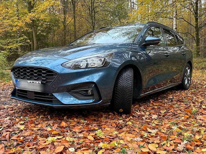 Blau Gebraucht 2021 Ford Focus ST-Line Kombi | 18.000 € (Fairer Preis) - Bild 1/4