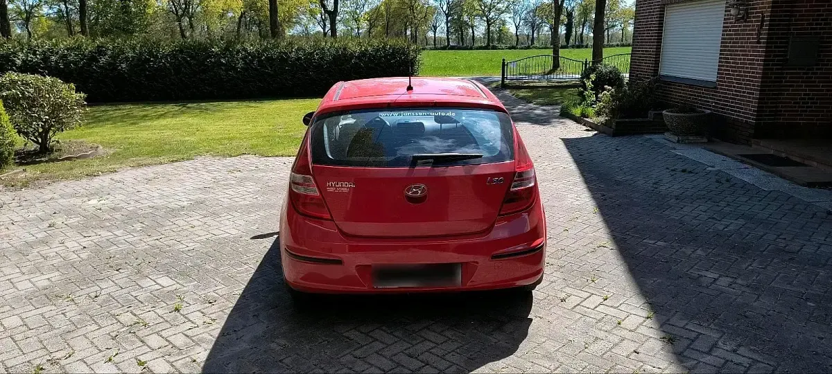 Gebraucht Hyundai i30 109 PS (80 kW) 2009 Rot Limousine