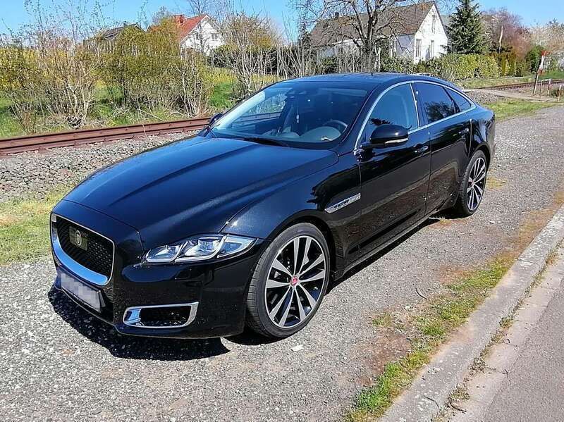 Schwarz Gebraucht 2019 Jaguar XJ Limousine | 45.900 € - Bild 1/4