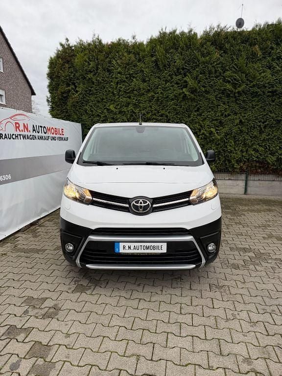 Weiß Gebraucht 2021 Toyota Proace Van / Kleinbus | 11.900 € (Superpreis) - Bild 1/4