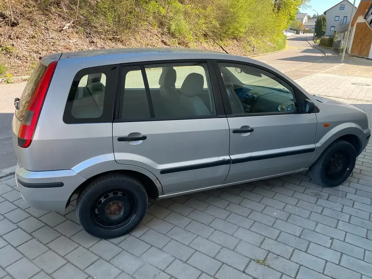 Brugt Ford Fusion 80 HK (58 kW) 2005 Sølv Hatchback