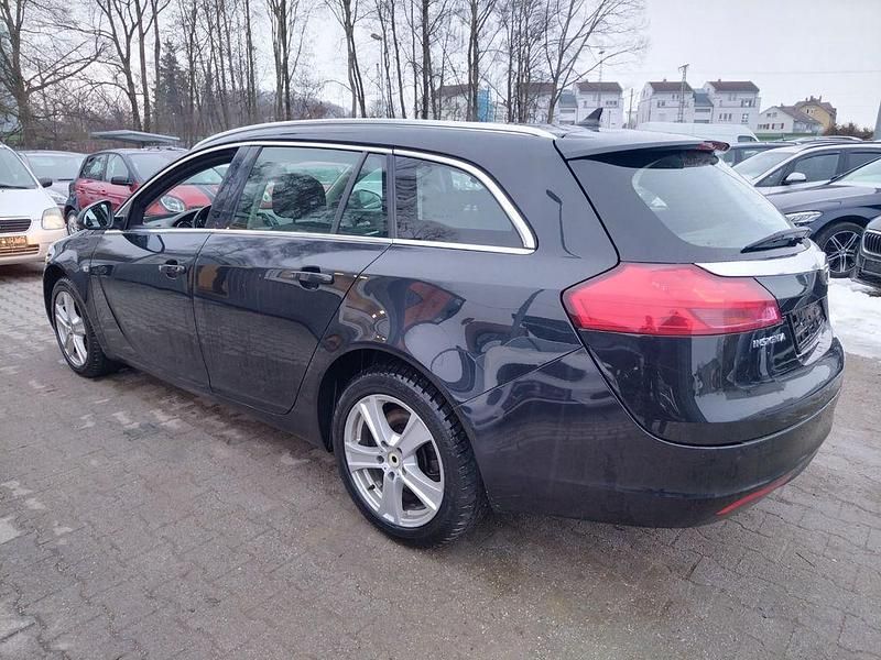 Gebraucht Opel Insignia Active 160 PS (117 kW) 2013 Schwarz Kombi