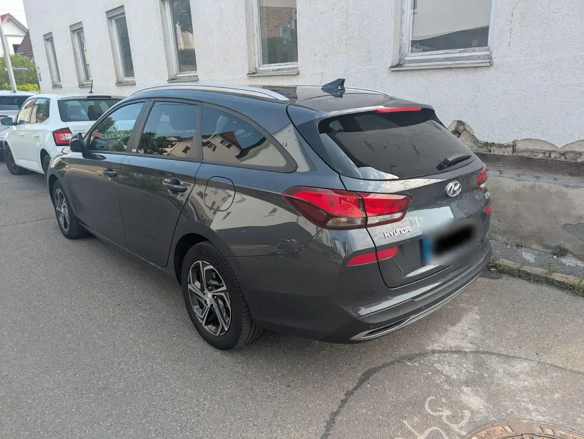 Gebraucht Hyundai i30 Intro Edition 160 PS (117 kW) 2020 Schwarz Kombi