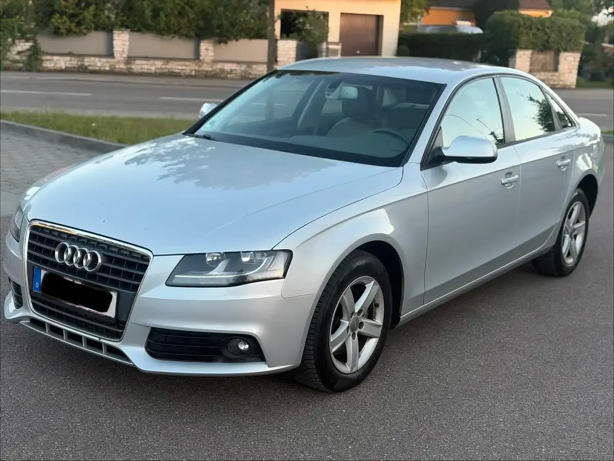 Gebraucht Audi A4 120 PS (88 kW) 2011 Silber Limousine