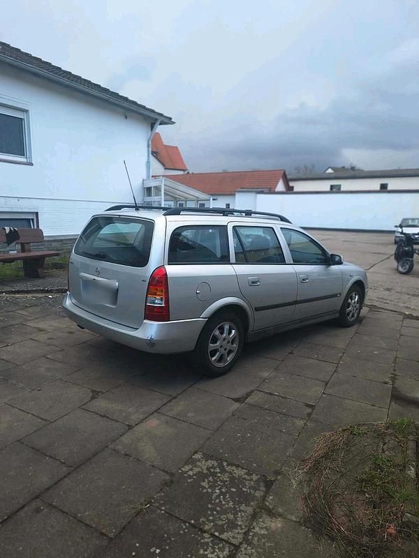 Gebraucht Opel Astra 84 PS (61 kW) 2004 Silber Kombi