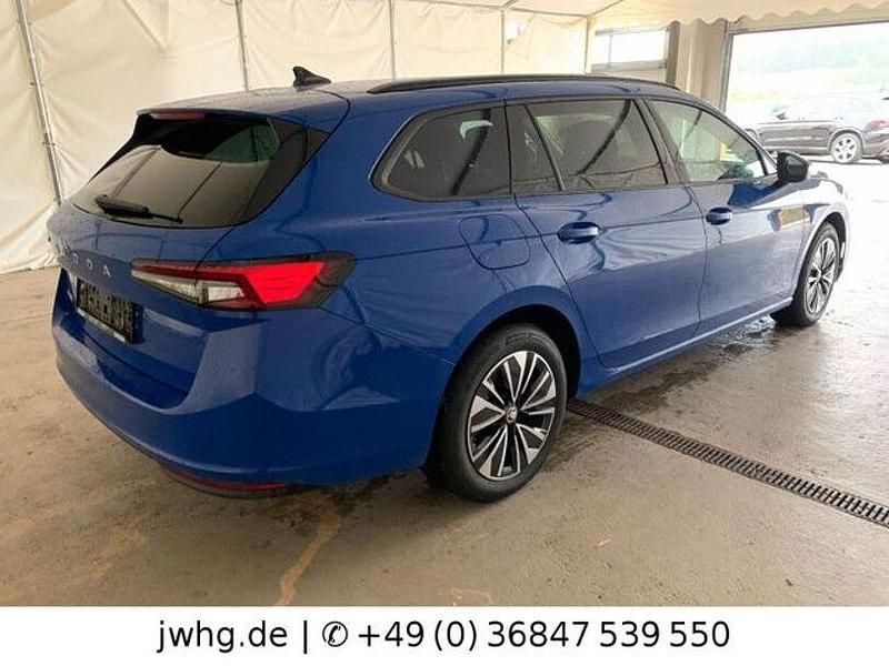 Gebraucht Skoda Superb 150 PS (110 kW) 2024 Blau Limousine
