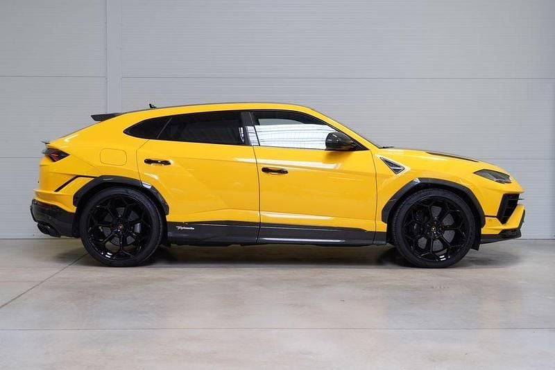 Second-hand Lamborghini Urus 666 CP (489 kW) 2025 Galben SUV