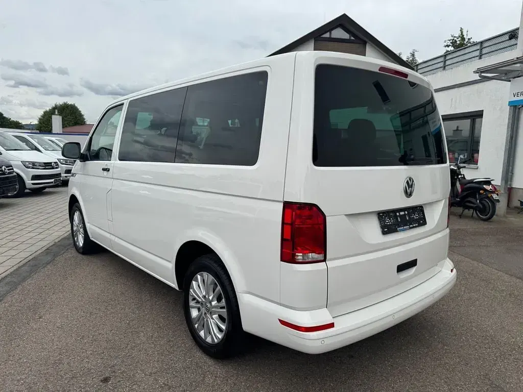 Gebraucht VW Multivan 150 PS (110 kW) 2021 Candyweiß Van / Kleinbus