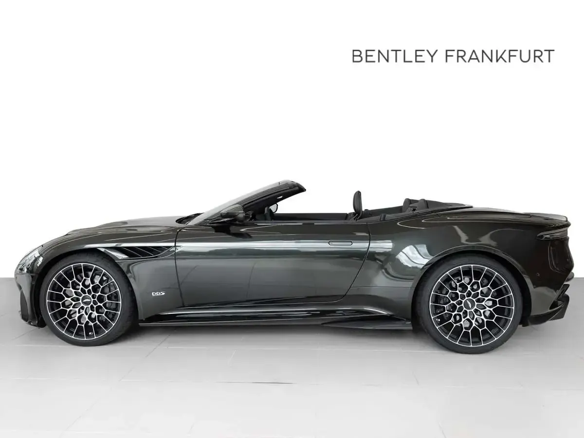 Gebraucht Aston Martin DBS 770 PS (566 kW) 2023 Minotaur green Cabrio