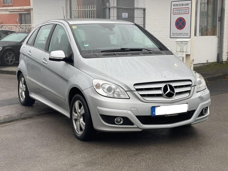 Gebraucht Mercedes B200 140 PS (102 kW) 2010 Polarsilber  metalliclack Van / Kleinbus