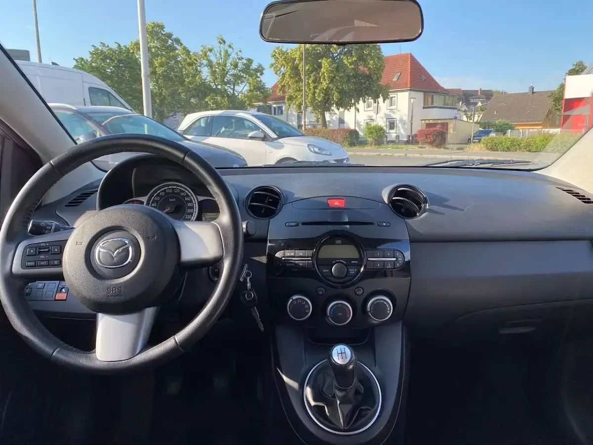 Gebraucht Mazda 2 Edition 75 PS (55 kW) 2012 Faroblau metallic Kleinwagen