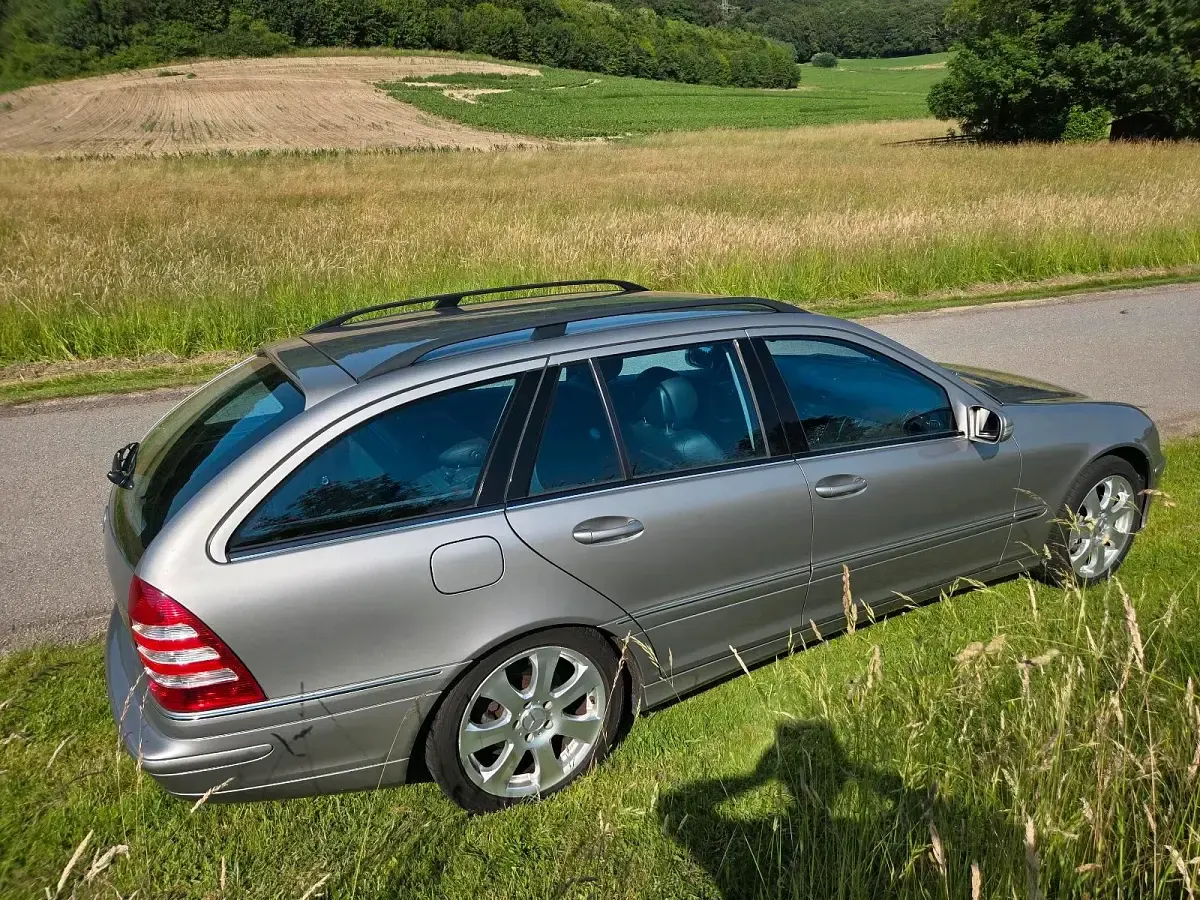 Gebraucht Mercedes C230 Avantgarde 204 PS (150 kW) 2005 Grau Kombi