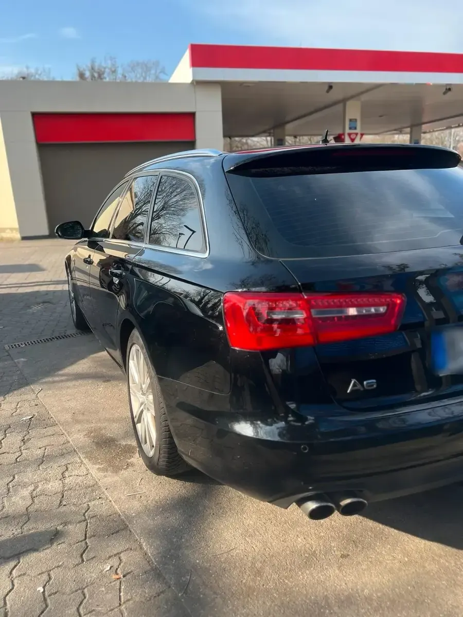Gebraucht Audi A6 177 PS (130 kW) 2011 Schwarz Kombi