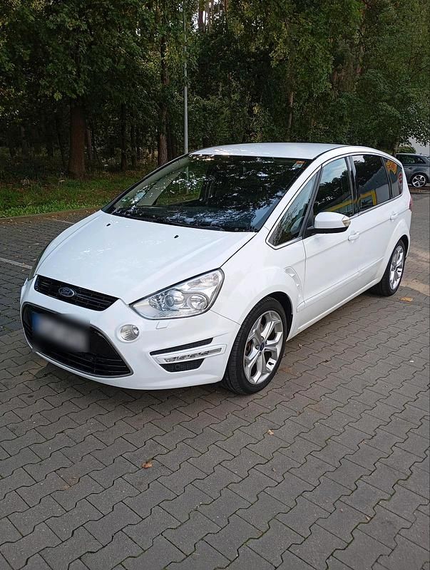 Weiß Gebraucht 2011 Ford S-MAX Titanium S Van / Kleinbus | 4.850 € (Superpreis) - Bild 1/4