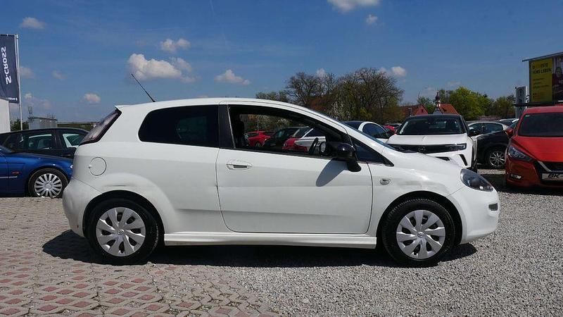 Gebraucht Fiat Punto Pop 69 PS (50 kW) 2013 Weiß Kleinwagen