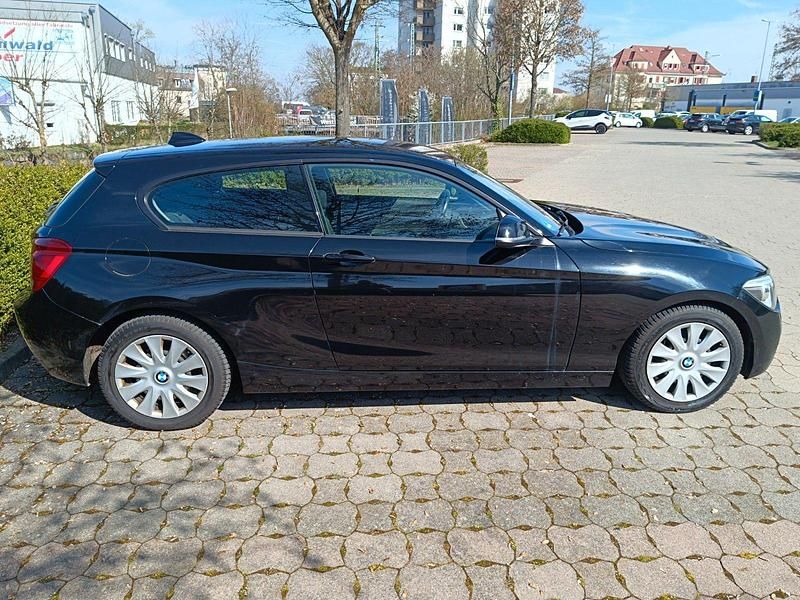 Gebraucht BMW 116 Efficient Dynamics 116 PS (85 kW) 2013 Schwarz Kleinwagen