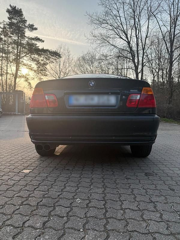 Gebraucht BMW 323 170 PS (125 kW) 1999 Schwarz Limousine