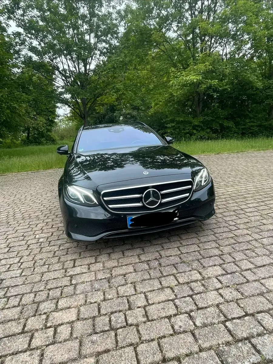 Gebraucht Mercedes E220 Night 194 PS (142 kW) 2019 Schwarz Kombi