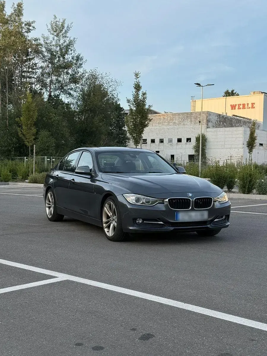 Gebraucht BMW 320 Sport Line 184 PS (135 kW) 2012 Grau Limousine