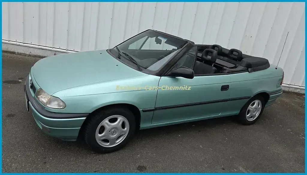 Gebraucht Opel Astra Cabriolet Edition 71 PS (52 kW) 1996 Mintmetallic Cabrio