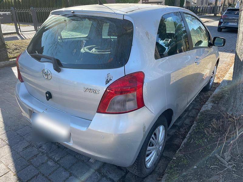 Gebraucht Toyota Yaris 87 PS (63 kW) 2006 Silber Kleinwagen