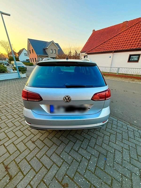 Gebraucht VW Golf VII 150 PS (110 kW) 2018 Silber Kombi
