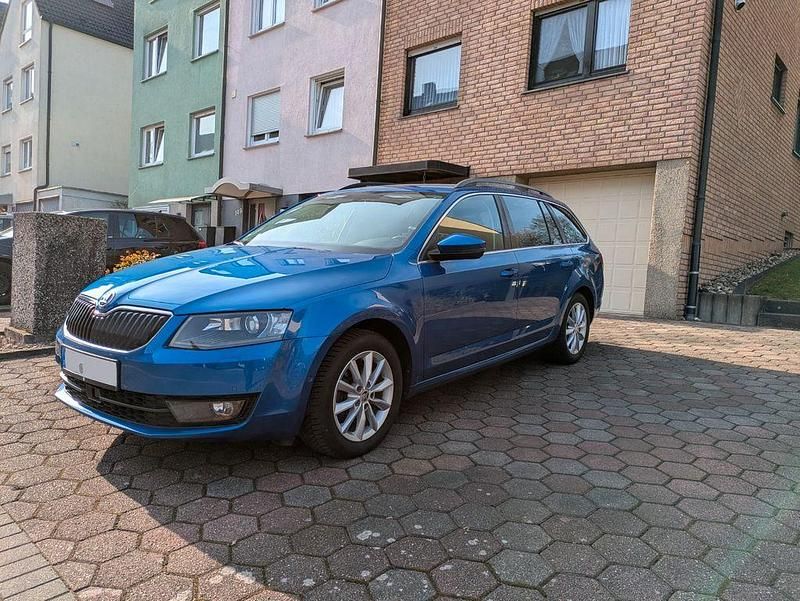 Gebraucht Skoda Octavia Style 150 PS (110 kW) 2016 Blau Kleinwagen